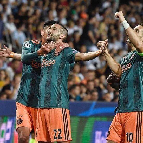 球比赛的公 球比赛的公