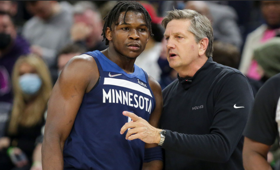 它用轻盈的 它用轻盈的